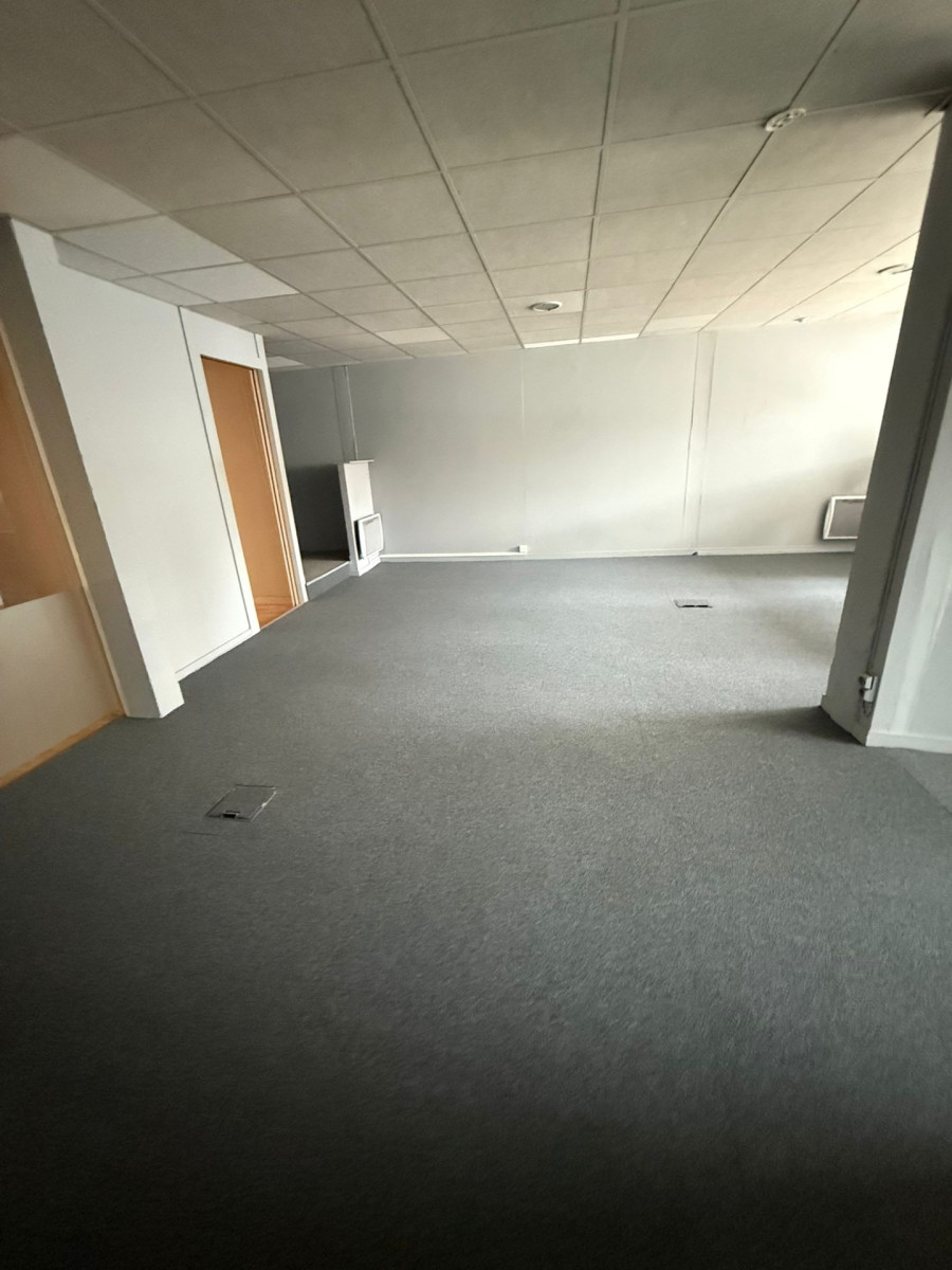 
                                                Vente
                                                 LOCAL COMMERCIAL – SAINT-ANDRÉ-DE-CUBZAC CENTRE