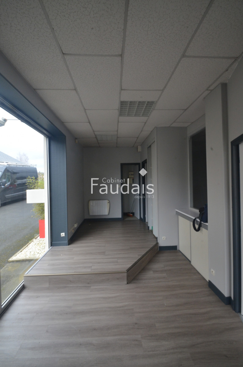 
                                                Location
                                                 Local commercial sur axe Saint Lô - Agneaux