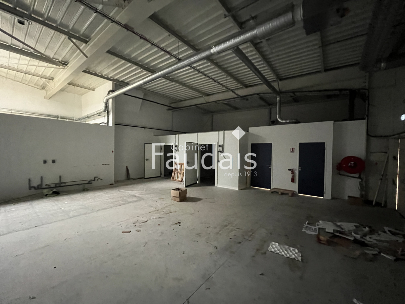 
                                                Vente
                                                 local commercial TORIGNY LES VILLES