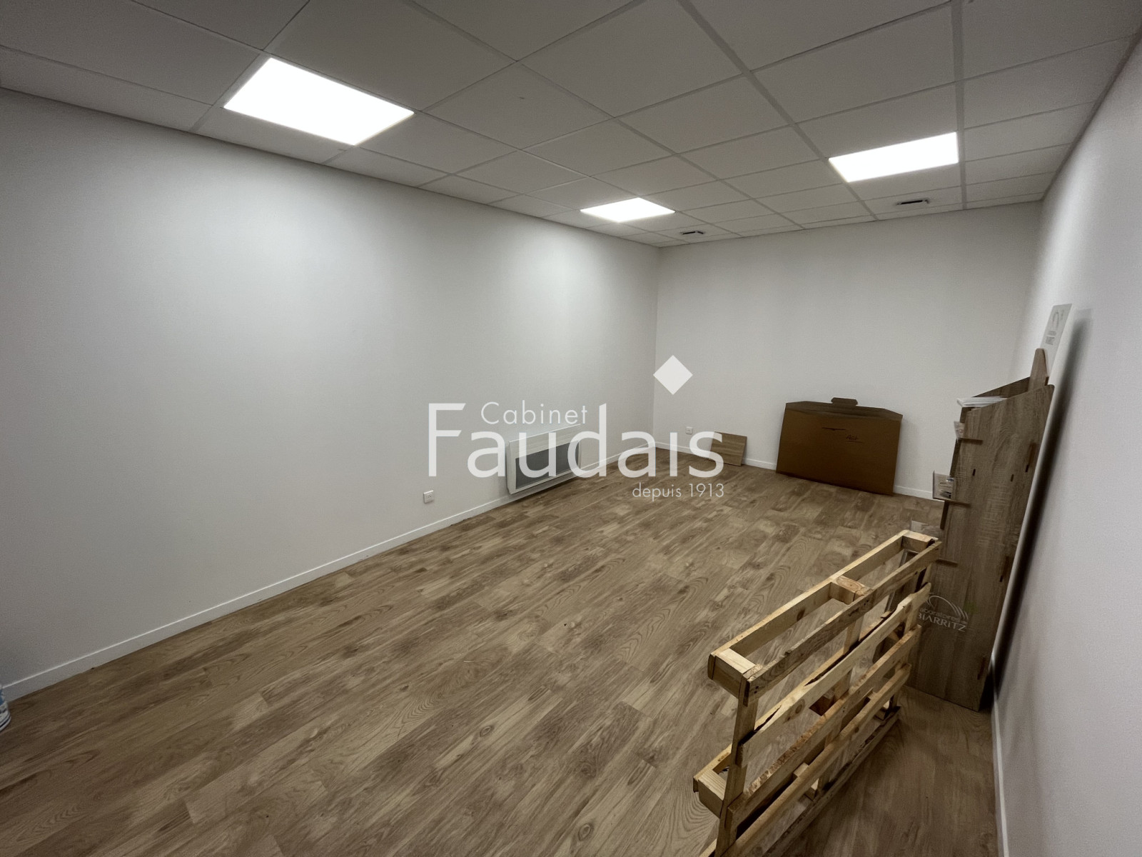 
                                                Vente
                                                 local commercial TORIGNY LES VILLES