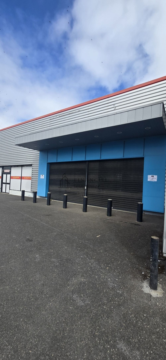 
                                                Location
                                                 LOCAL D'ACTIVITE - 5 PIECES - PINCE VENT