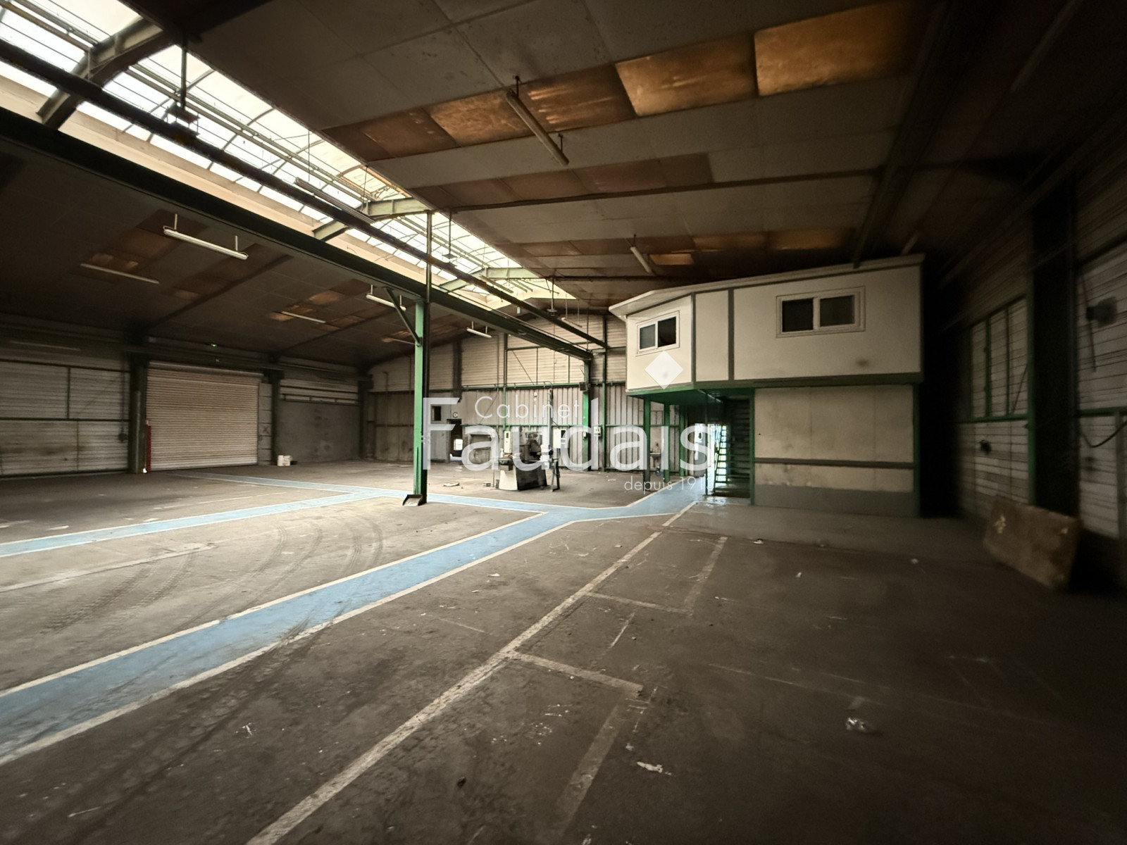 
                                                Location
                                                 Local d'activité