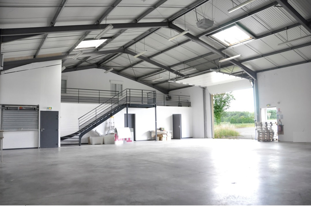 
                                                Location
                                                 Local d'activité de 645 m² à l'achat ou à la location – Bourran (47)
