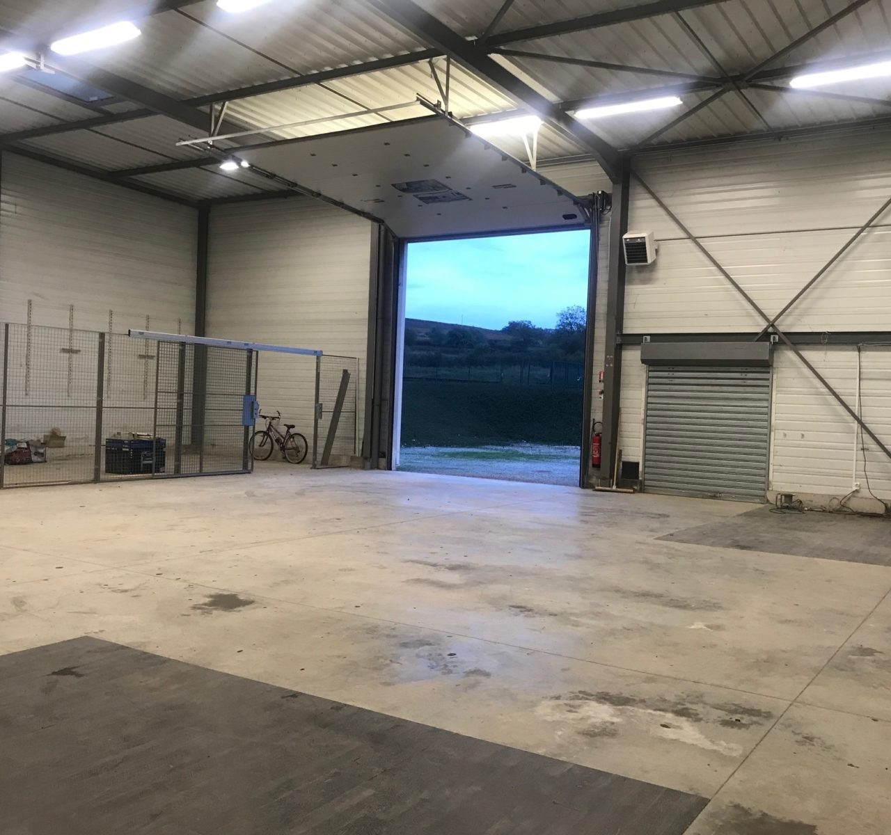 
                                                Vente
                                                 Local d'activités d'une surface de 300 m² à vendre proche de Beaune