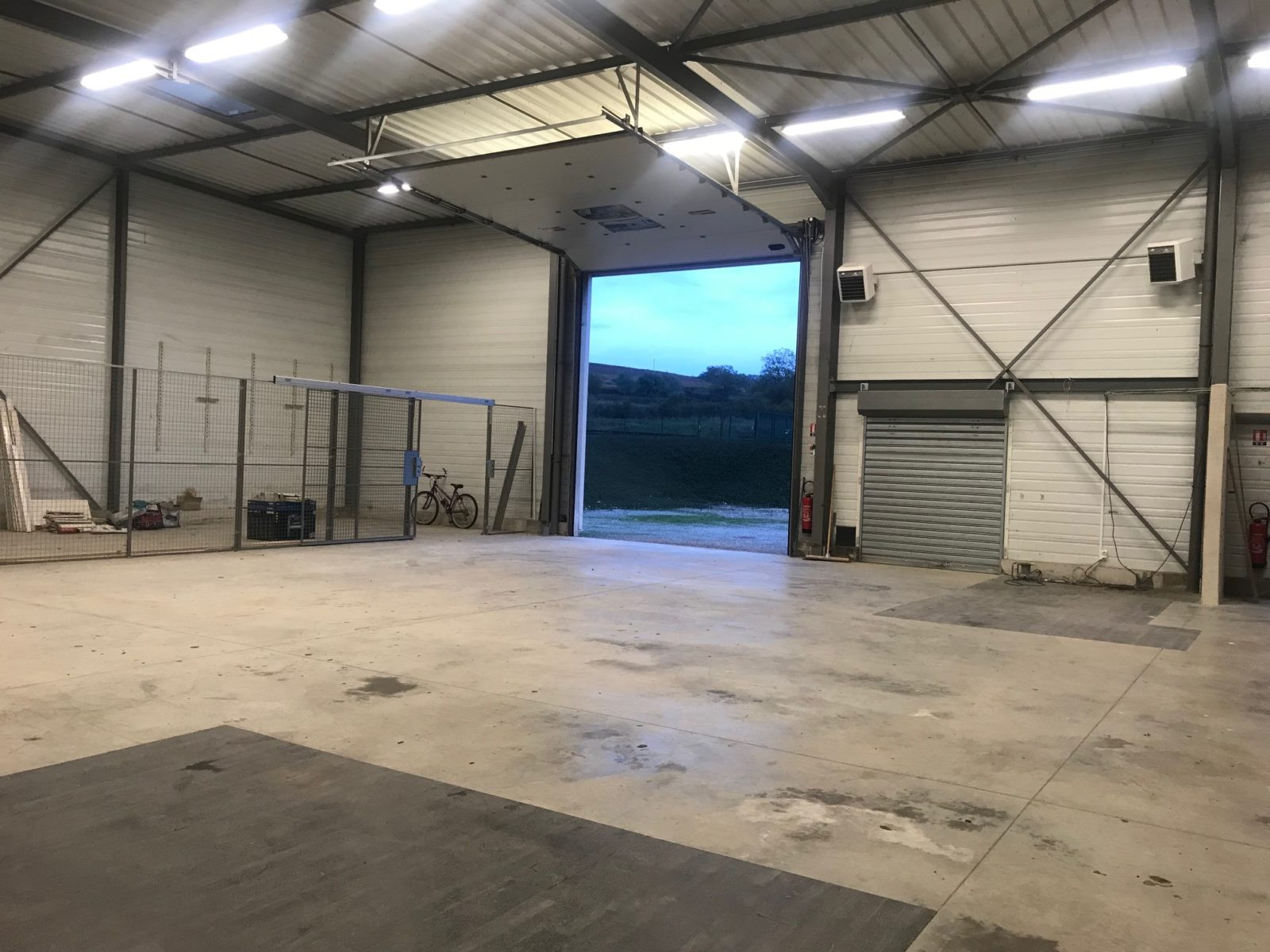 
                                                Vente
                                                 Local d'activités d'une surface de 300 m² à vendre proche de Beaune