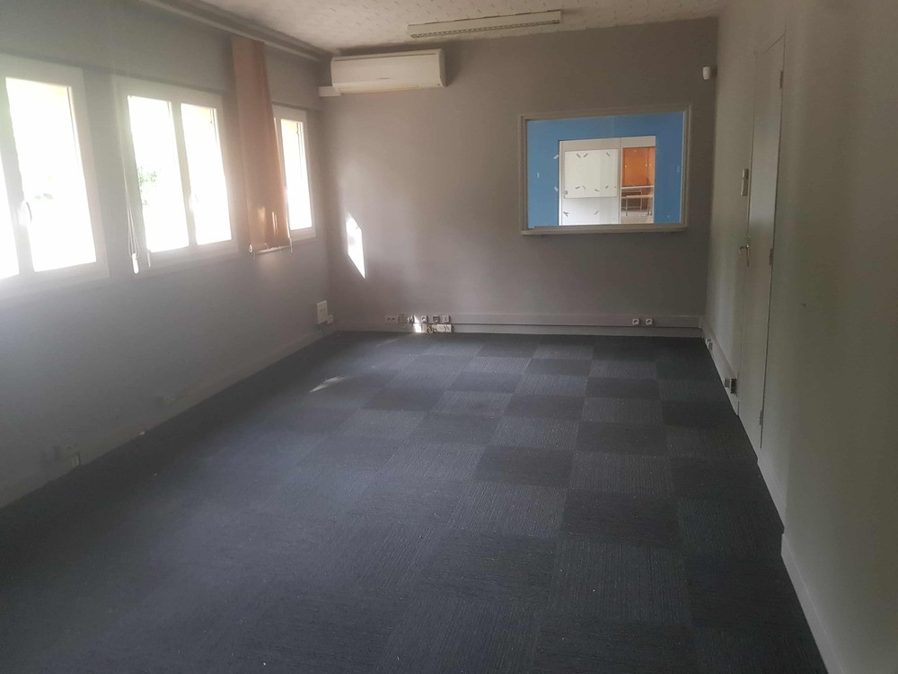 
                                                Vente
                                                 Local industriel de 11 500 m² à vendre – Migennes (89)