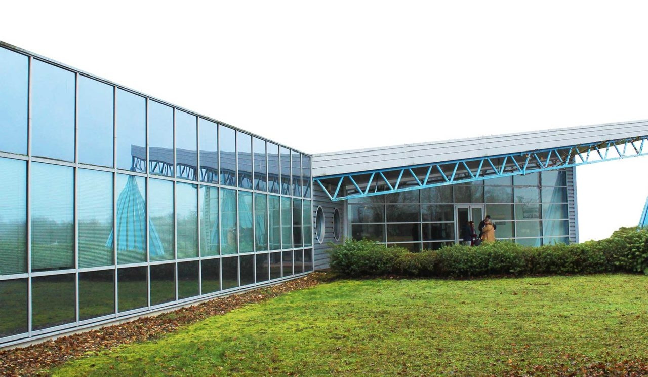 
                                                Vente
                                                 Local industriel d'une surface totale de 10 000m²  à acheter dans le Nièvre