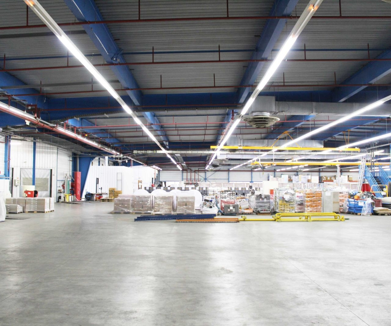 
                                                Vente
                                                 Local industriel d'une surface totale de 10 000m²  à acheter dans le Nièvre