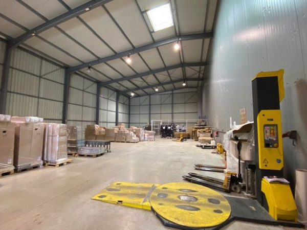 
                                                Location
                                                 Local logistique de 3 076 m² à Brive-la-Gaillarde
