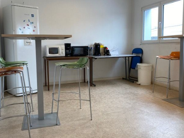 
                                                Location
                                                 Local logistique de 3 076 m² à Brive-la-Gaillarde