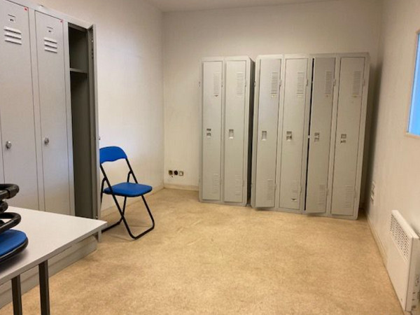 
                                                Location
                                                 Local logistique de 3 076 m² à Brive-la-Gaillarde