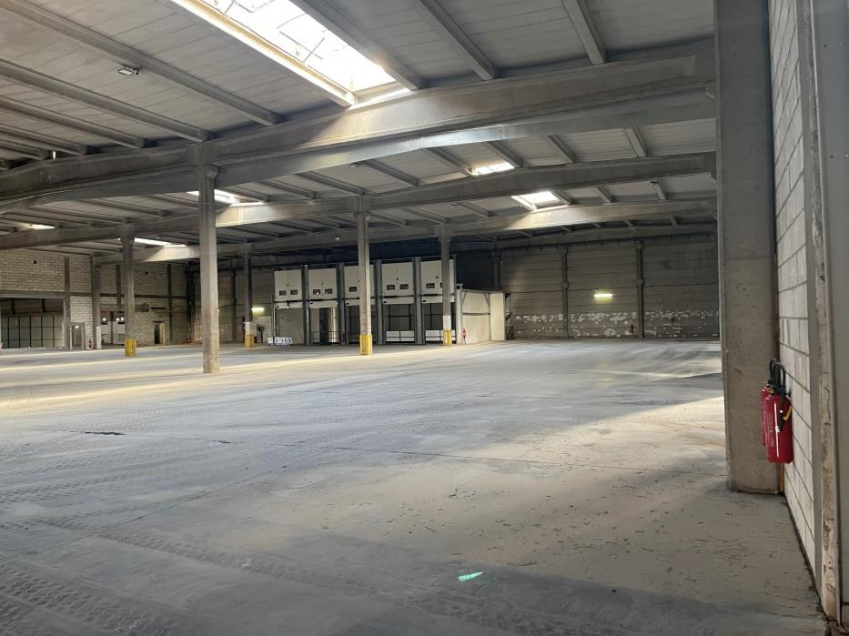 
                                                Location
                                                 Local Logistique de 3 350 m² à louer à Amiens (80)