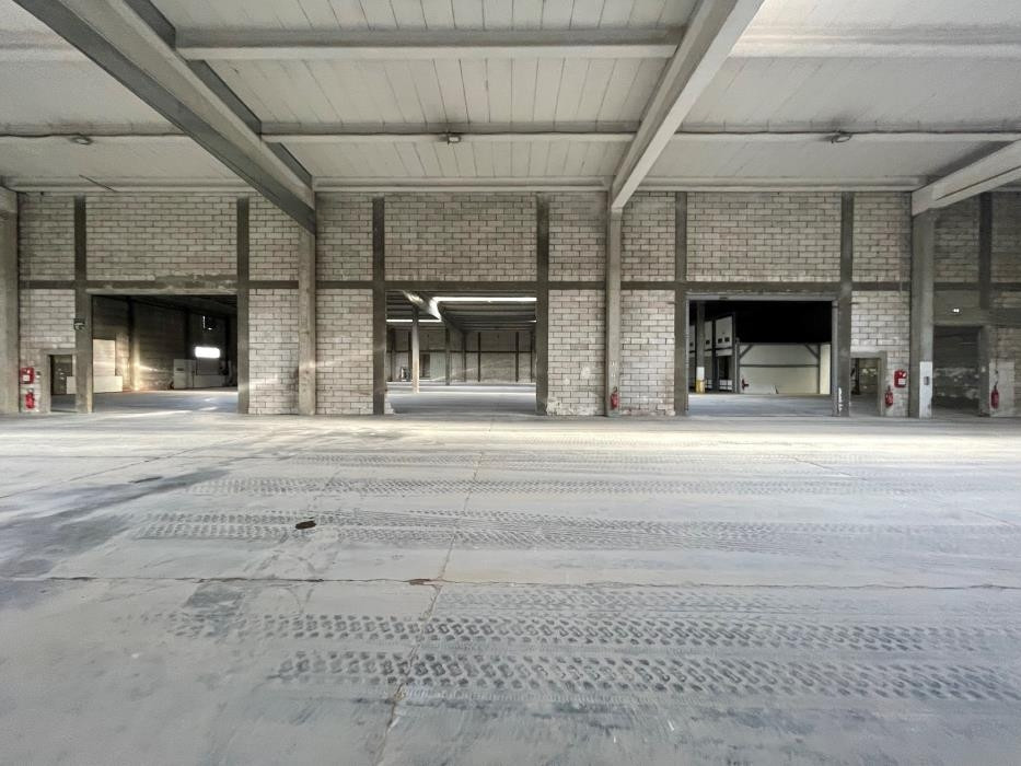 
                                                Location
                                                 Local Logistique de 8 300 m² à louer à Amiens (80)