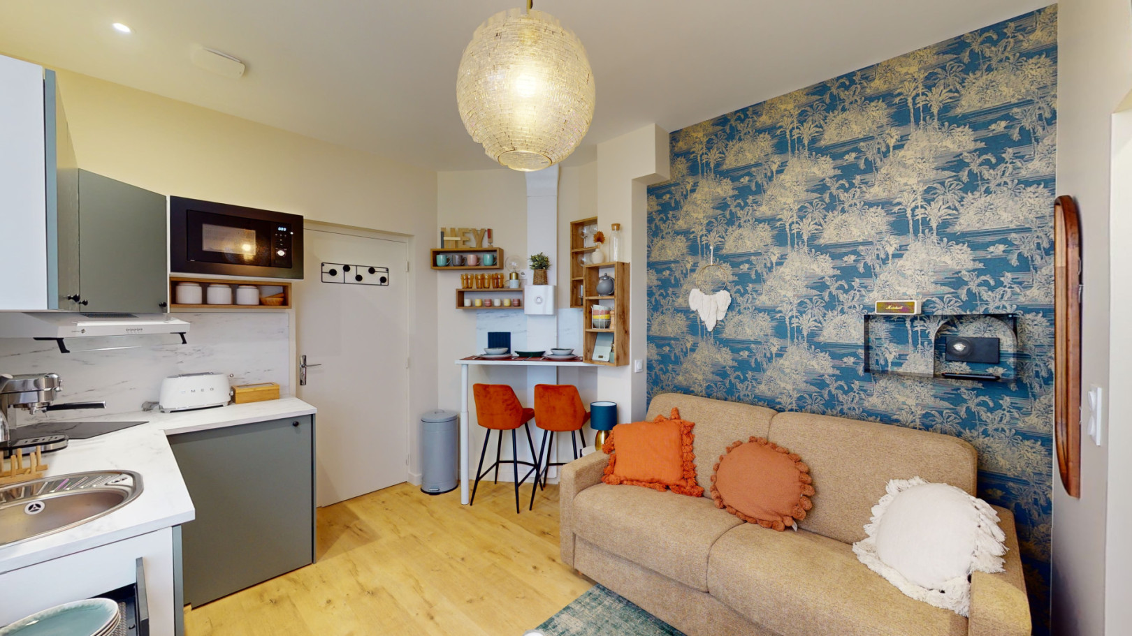 
                                                Location
                                                 Location 13.97m²