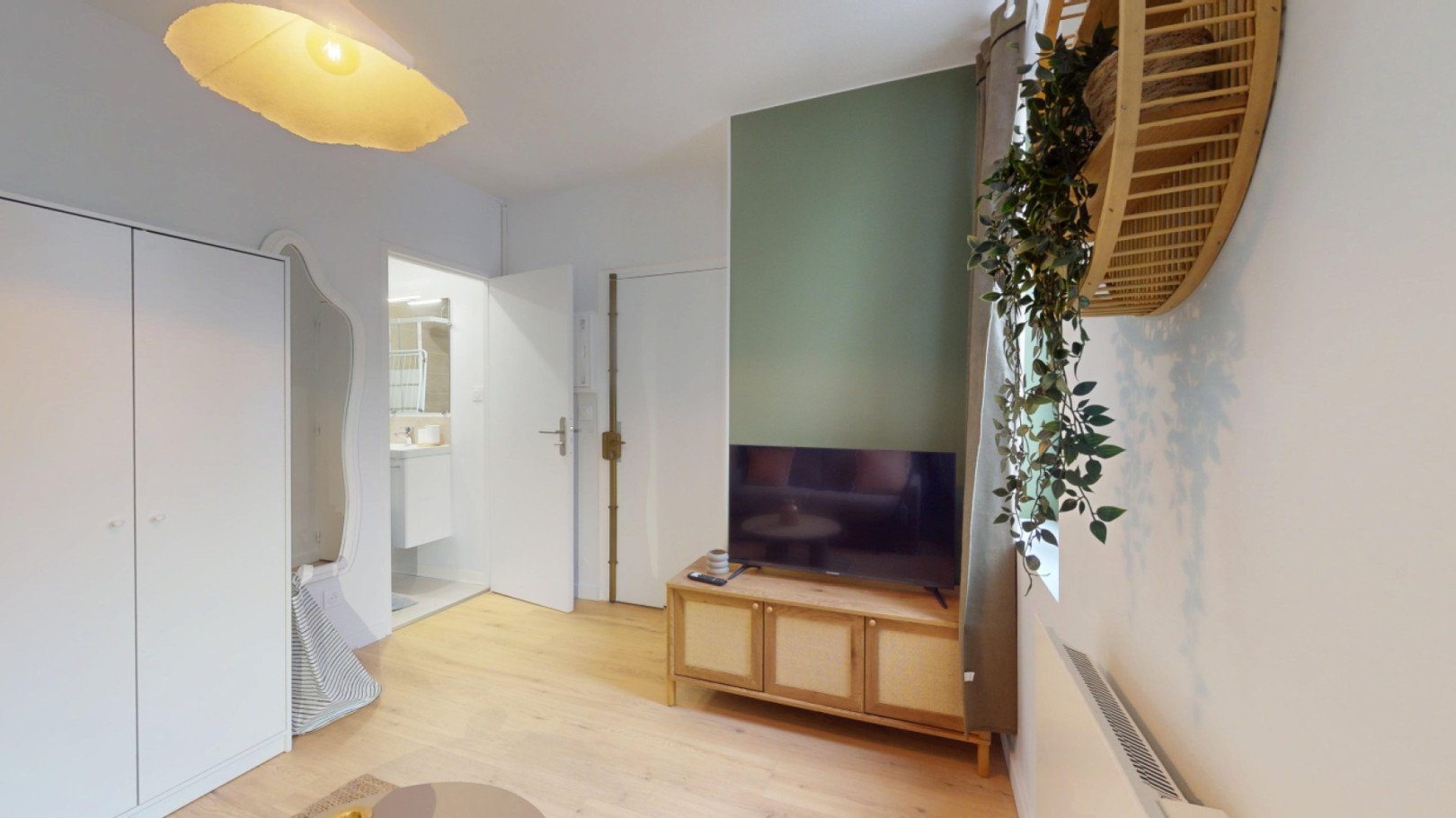 
                                                Location
                                                 Location 15.91m²