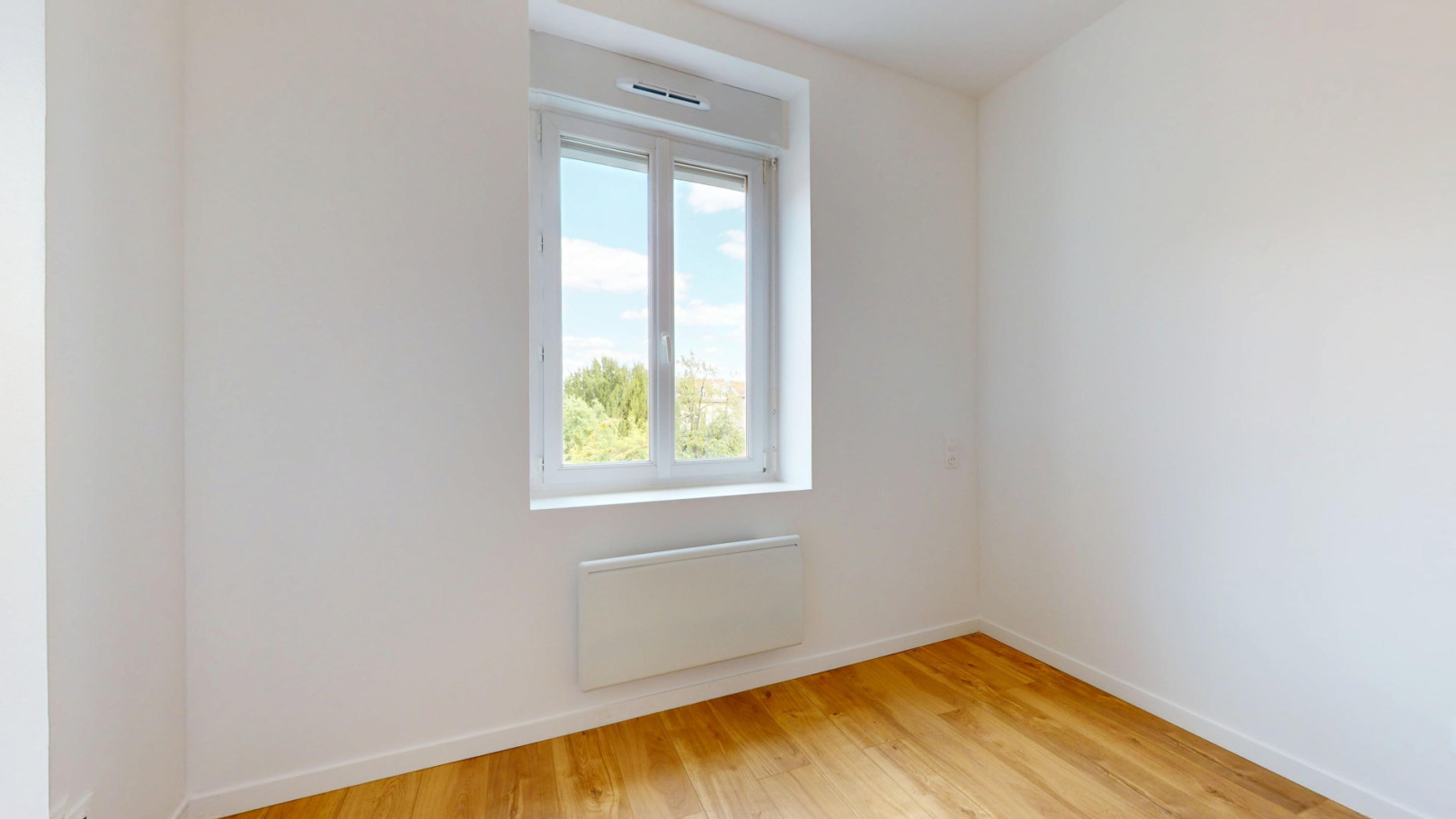 
                                                Location
                                                 Location 16.12m²