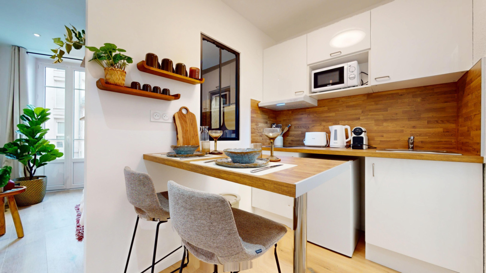 
                                                Location
                                                 Location 17.38m²