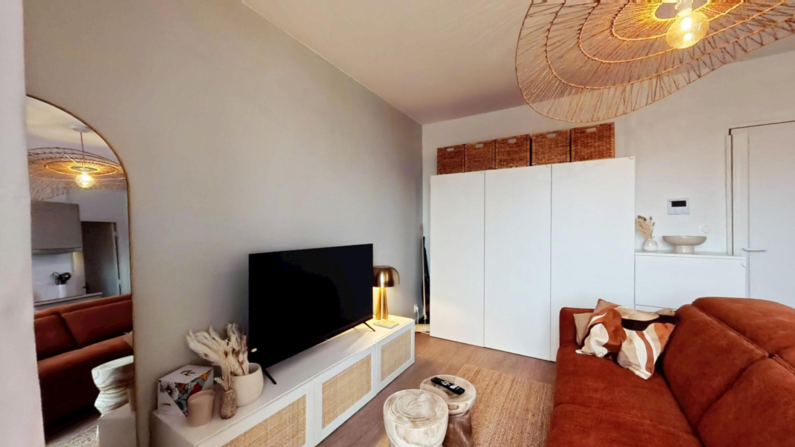 
                                                Location
                                                 Location 18.20m²