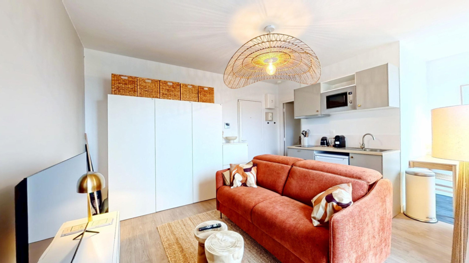 
                                                Location
                                                 Location 18.20m²