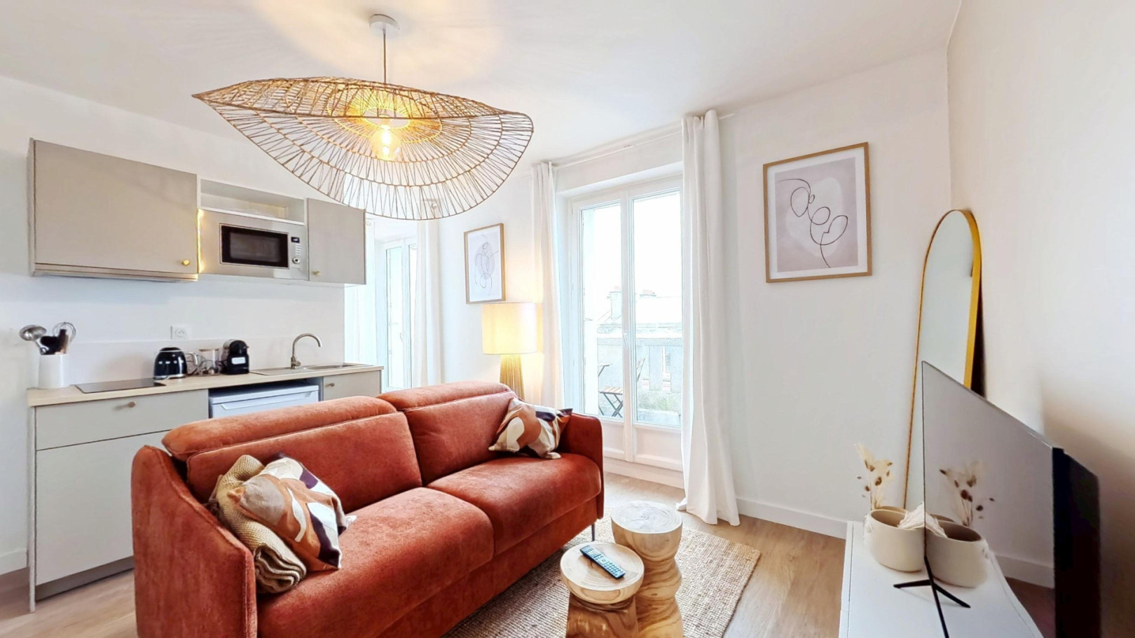 
                                                Location
                                                 Location 18.20m²