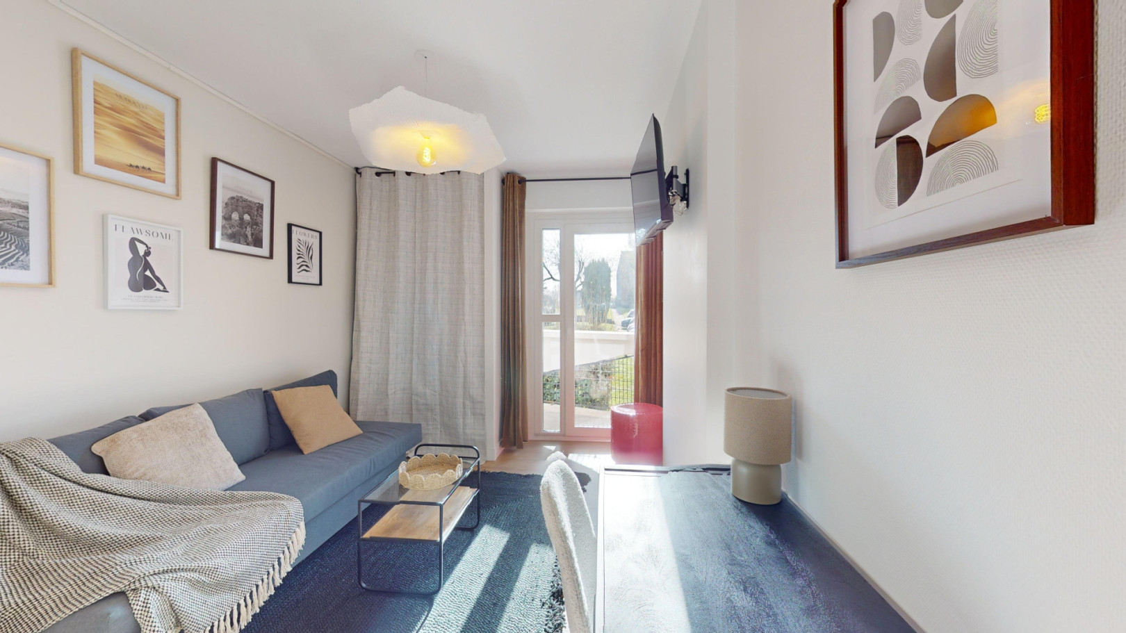 
                                                Location
                                                 Location 18.22m²