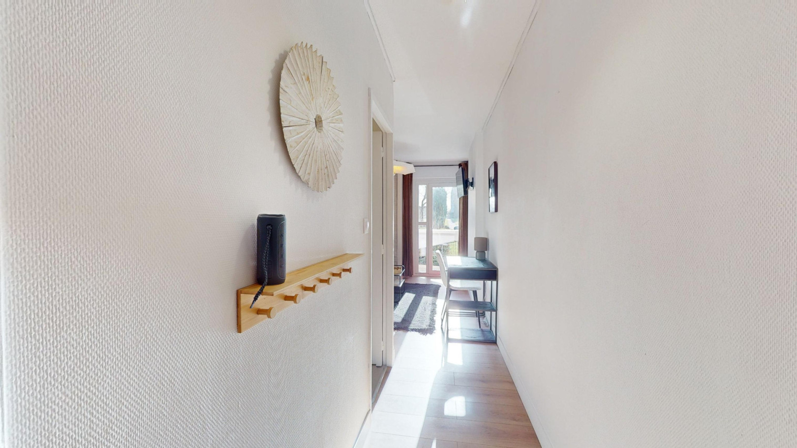 
                                                Location
                                                 Location 18.22m²