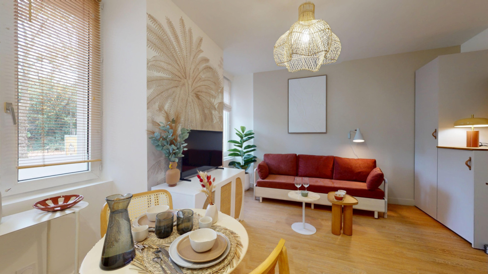 
                                                Location
                                                 Location 19.00m²