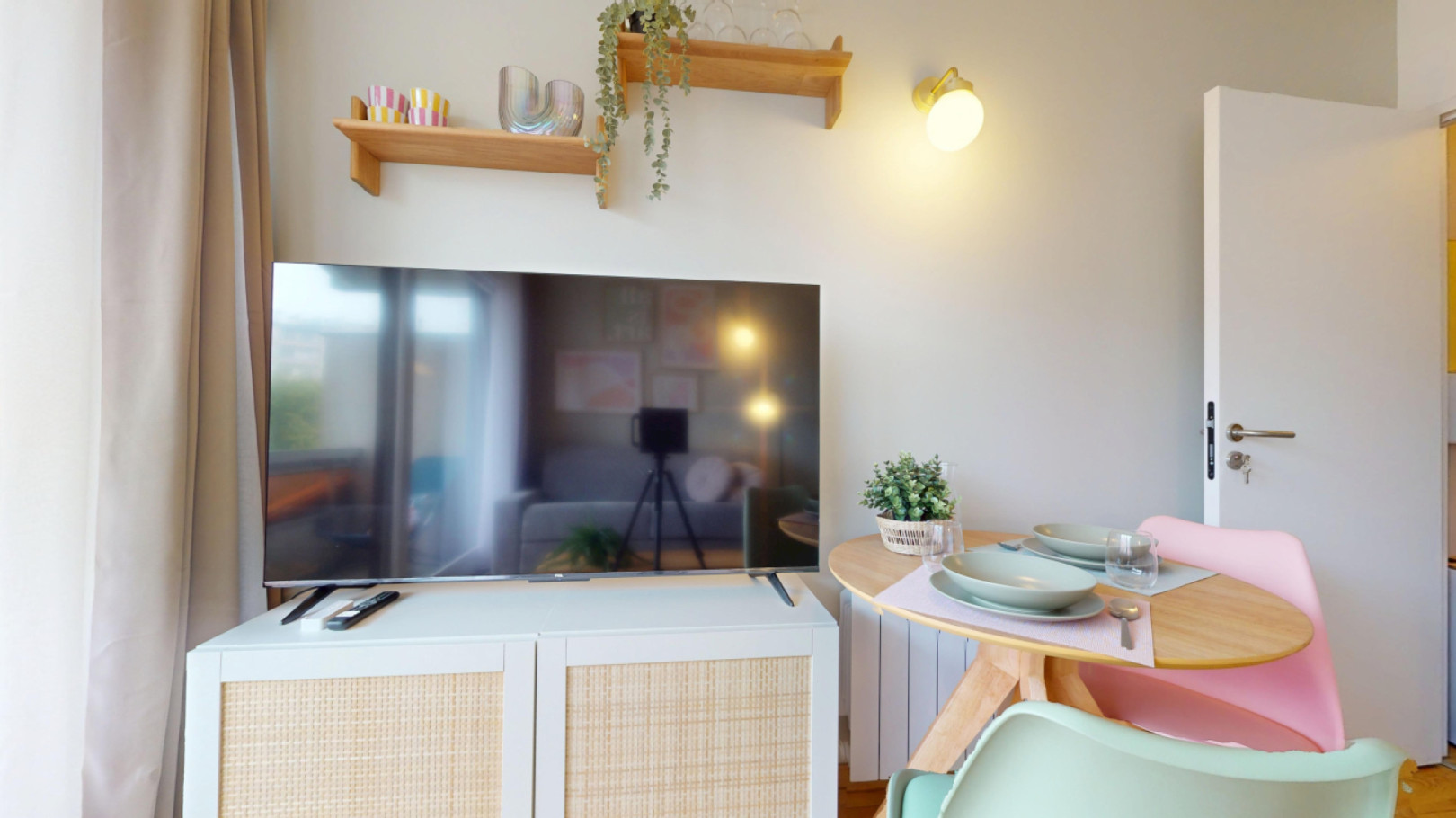 
                                                Location
                                                 Location 19.79m²