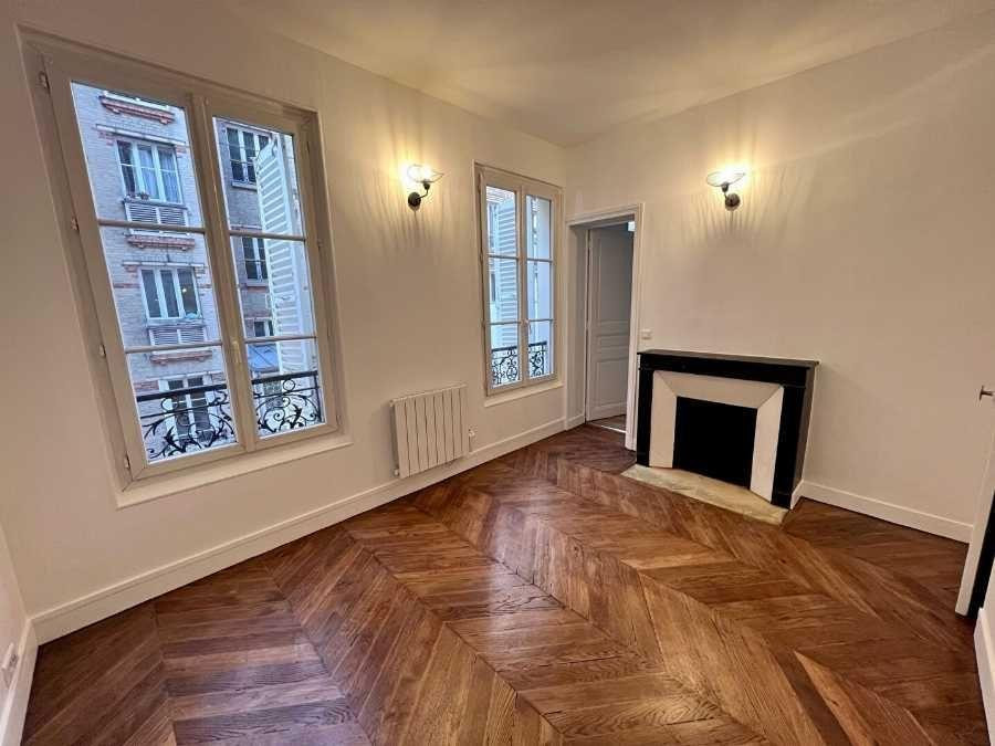
                                                Location
                                                 Location 2 pièces à Paris 15ème