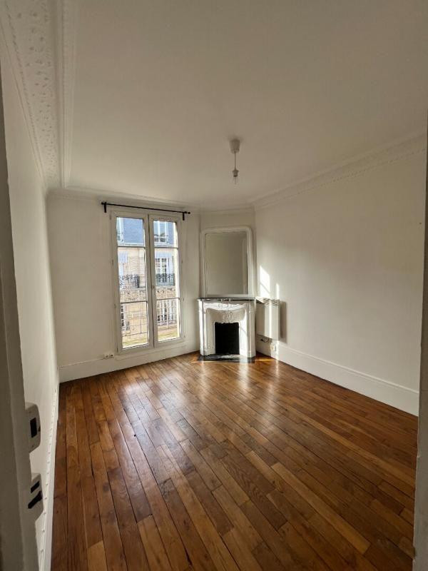 
                                                Location
                                                 Location 2 pièces avec balcon filant Paris 15è