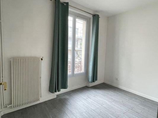 
                                                Location
                                                 Location 2 pièces Paris 11è métro Couronnes.