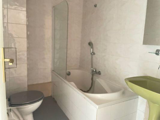 
                                                Location
                                                 Location 2 pièces Paris 11è métro Couronnes.