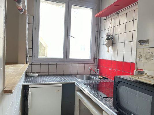 
                                                Location
                                                 Location 2 pièces Paris 11è métro Couronnes.