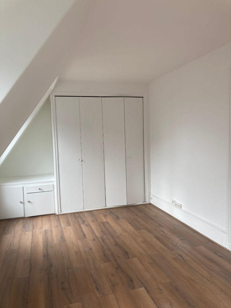 
                                                Location
                                                 Location 2 pièces rénové Paris 15ème