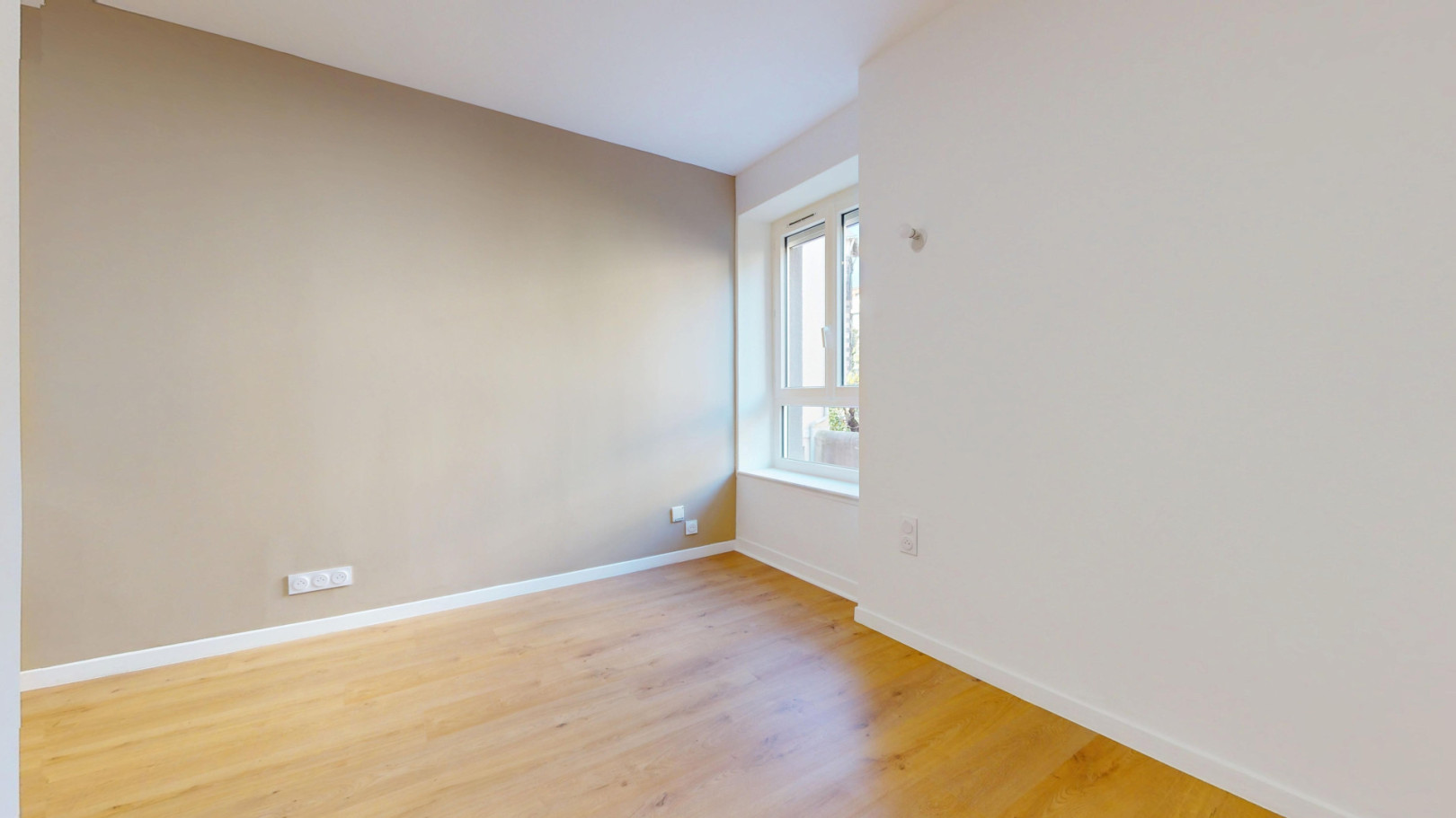 
                                                Location
                                                 Location 20.08m²