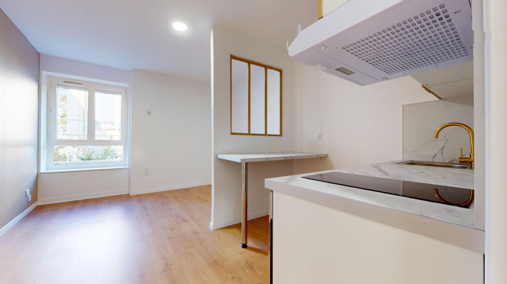 
                                                Location
                                                 Location 20.08m²