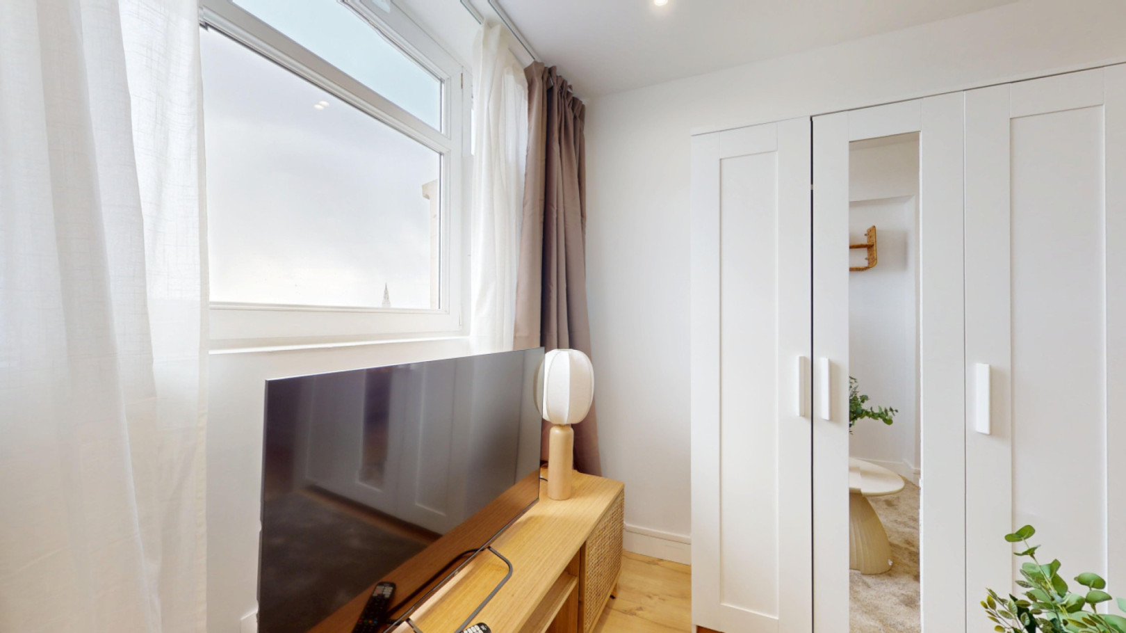 
                                                Location
                                                 Location 20.45m²