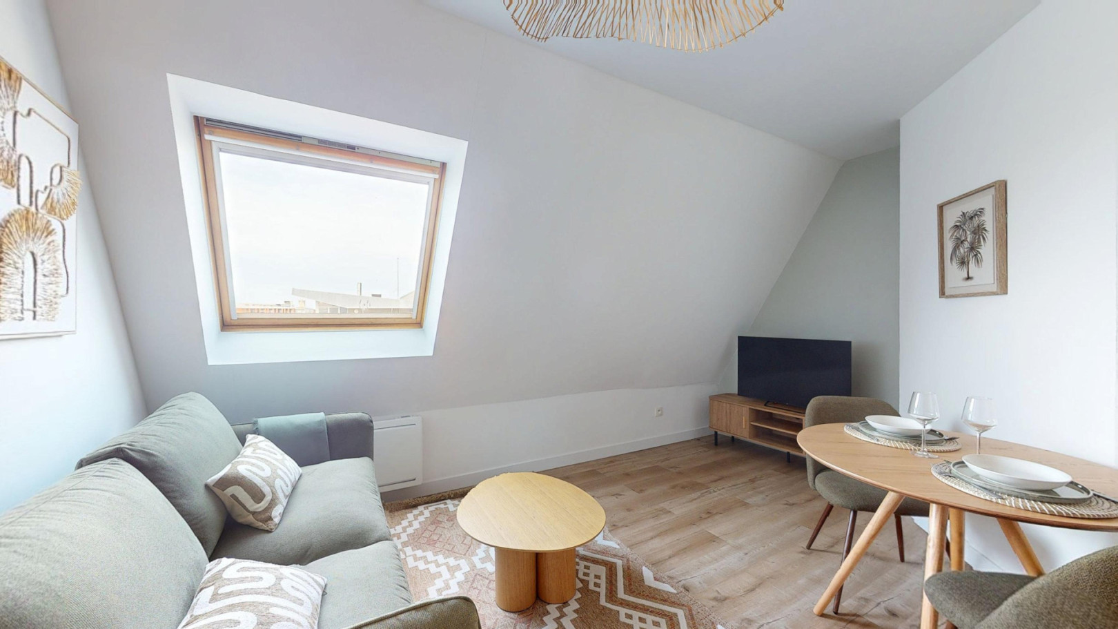 
                                                Location
                                                 Location 20.46m²