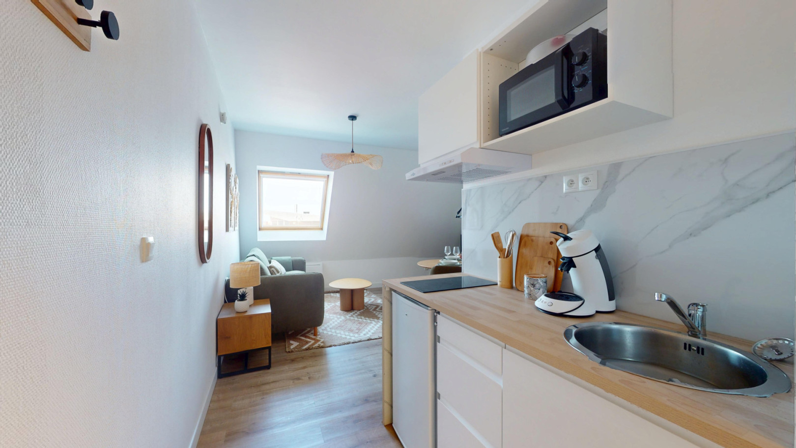 
                                                Location
                                                 Location 20.46m²