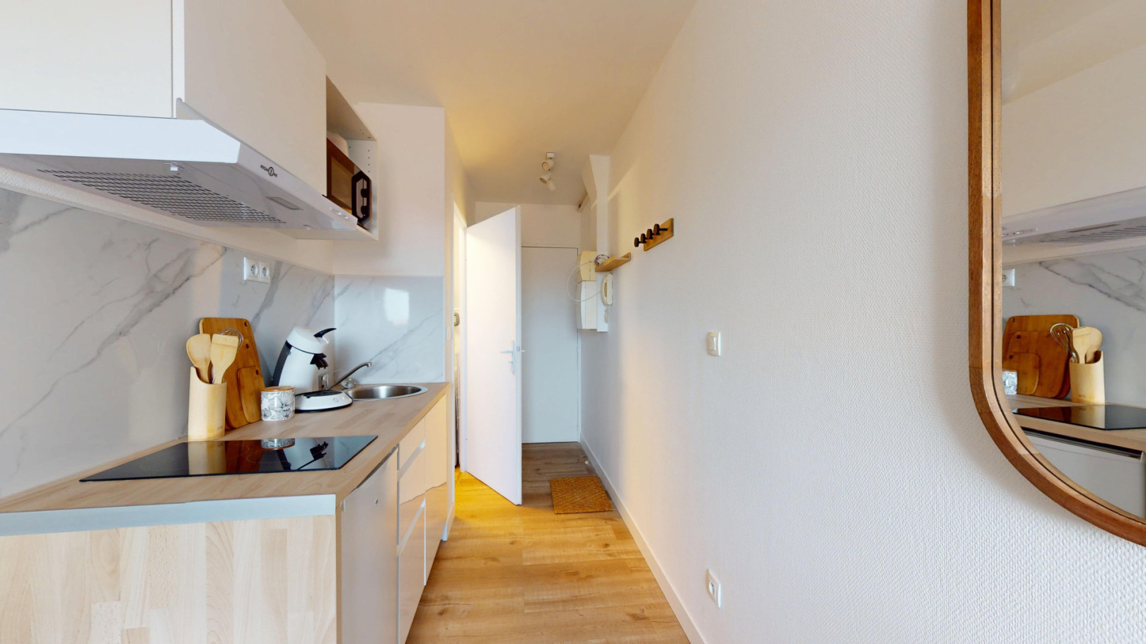 
                                                Location
                                                 Location 20.46m²