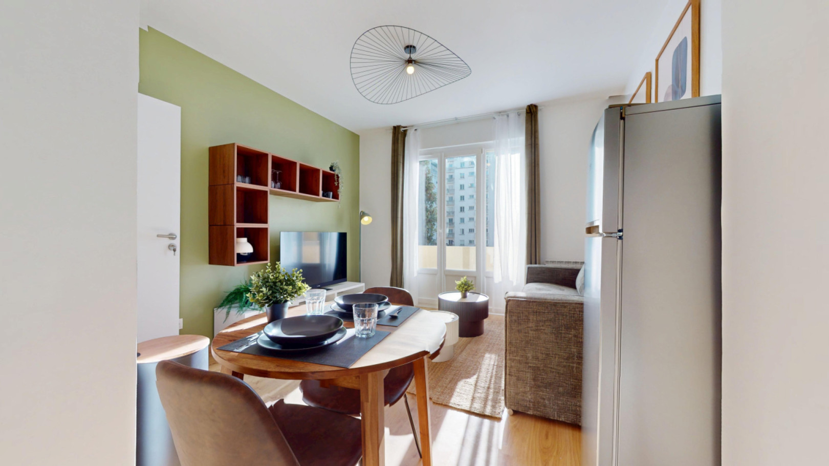 
                                                Location
                                                 Location 21.60m²