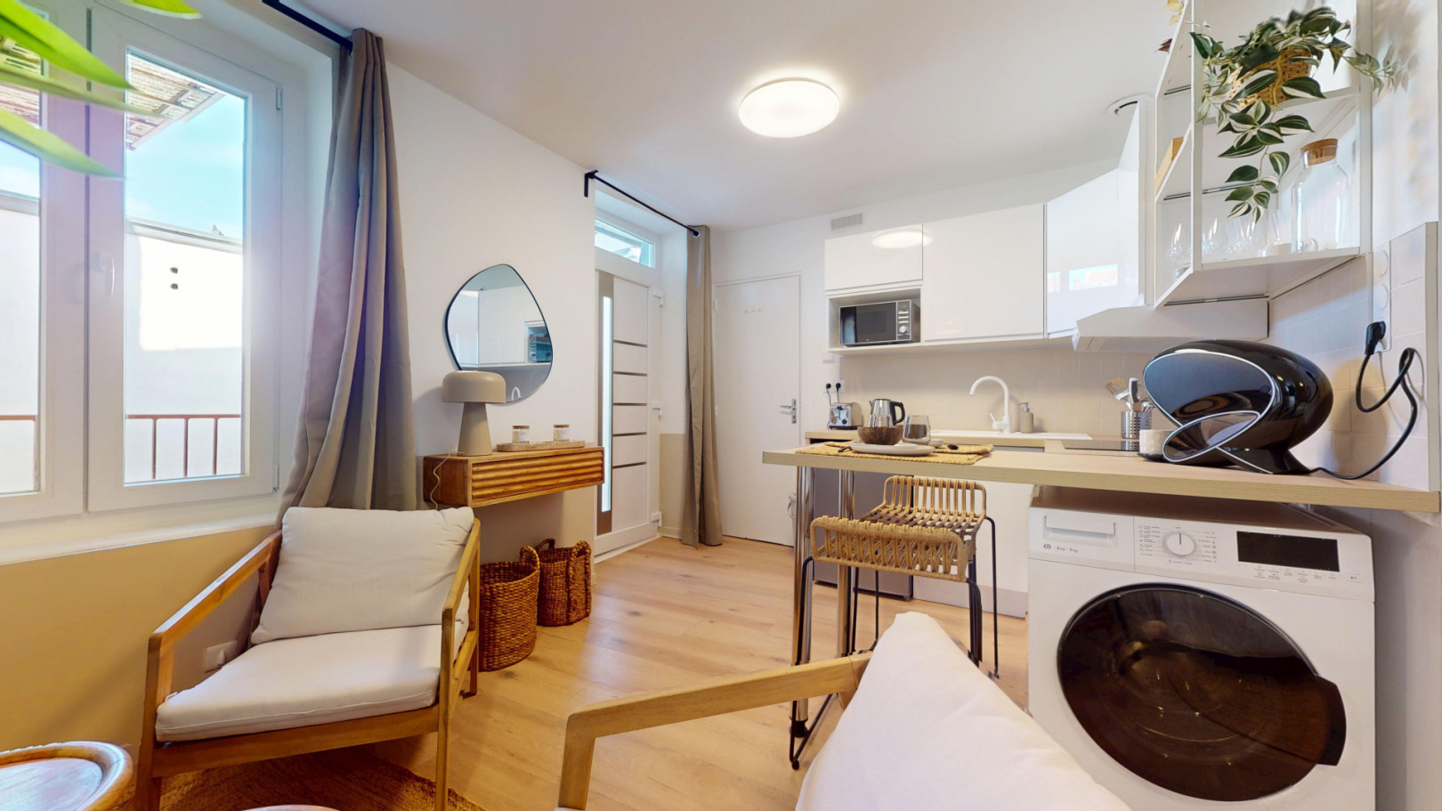 
                                                Location
                                                 Location 22.43m²