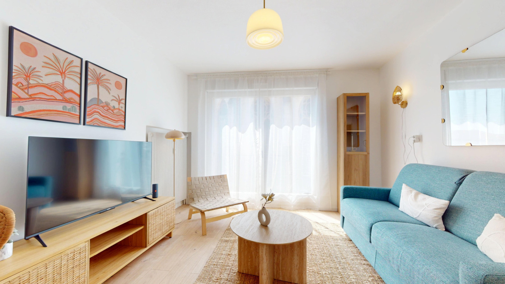 
                                                Location
                                                 Location 24.78m²