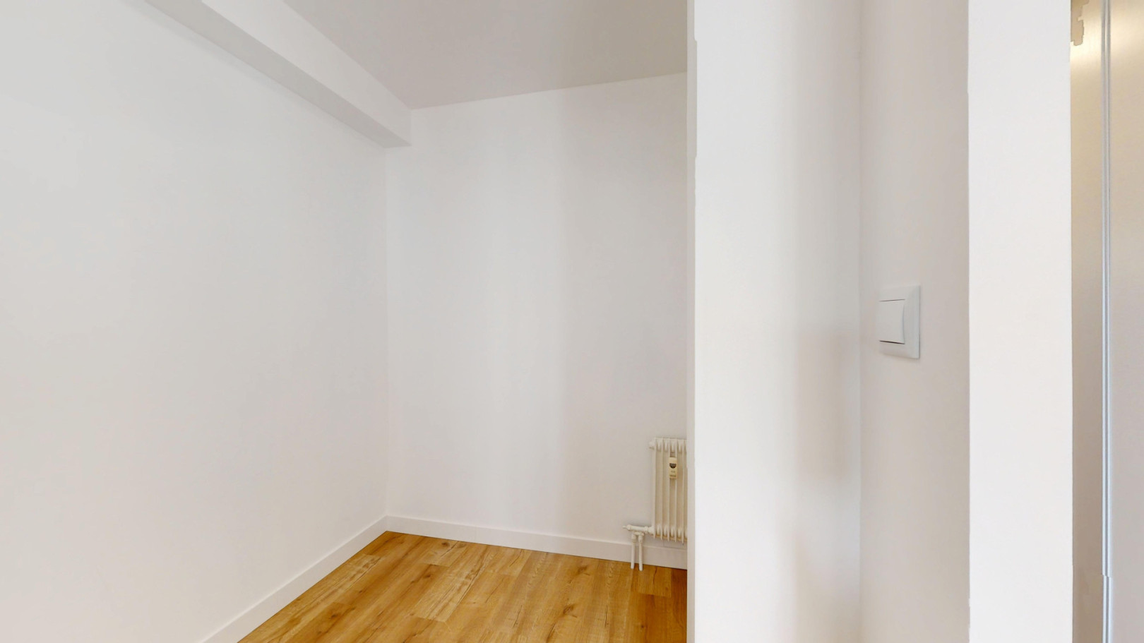 
                                                Location
                                                 Location 27.60m²