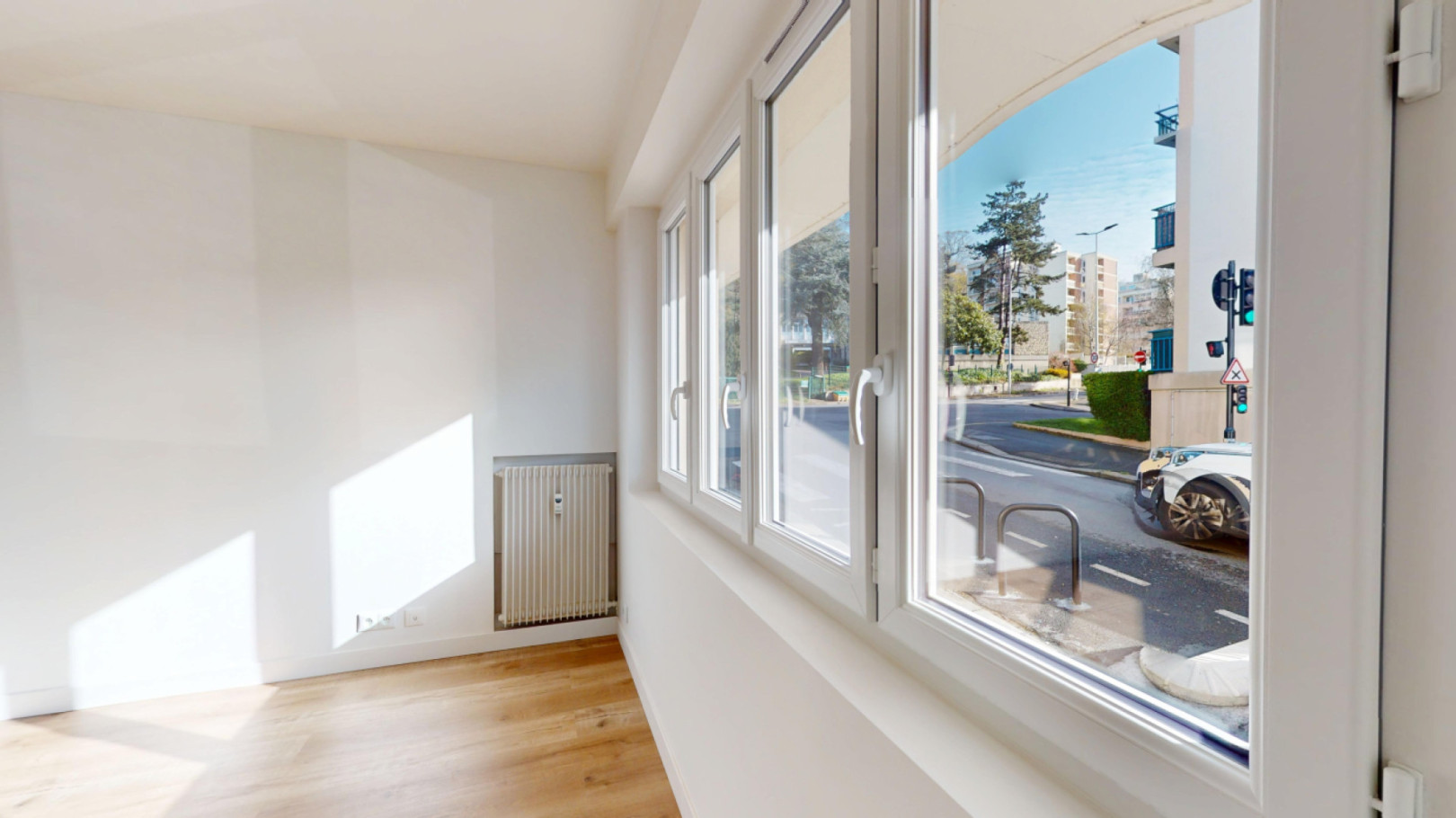 
                                                Location
                                                 Location 27.60m²