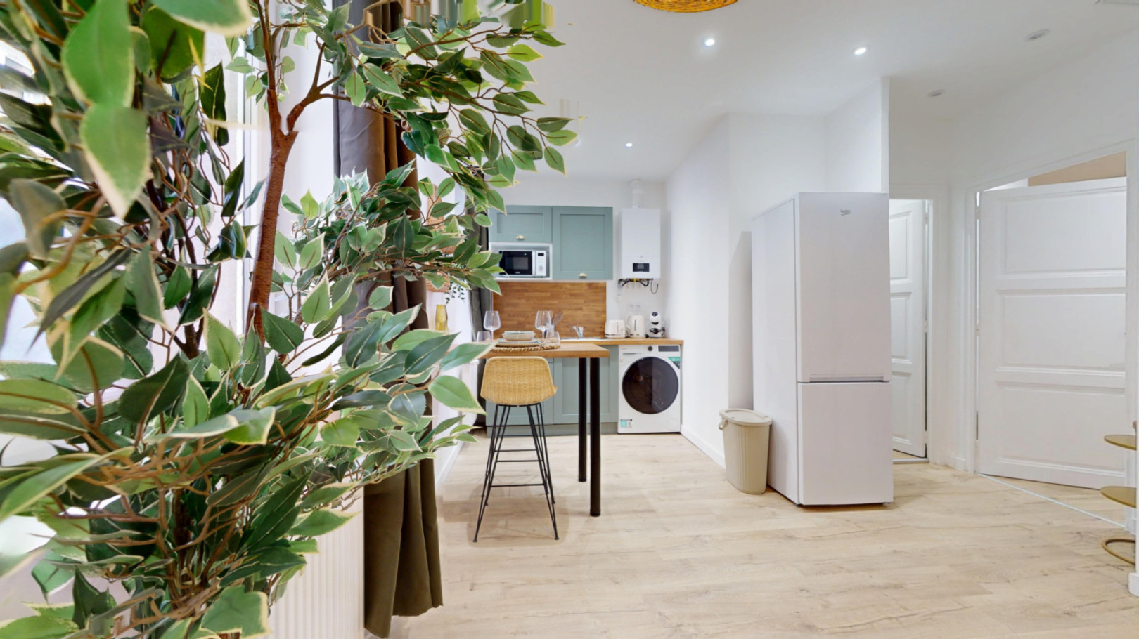 
                                                Location
                                                 Location 29.41m²