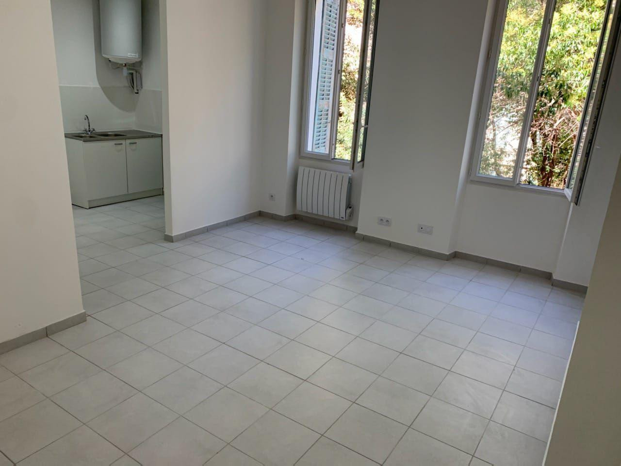 
                                                Location
                                                 Location 3 pièces de 57 m2 à Marseille