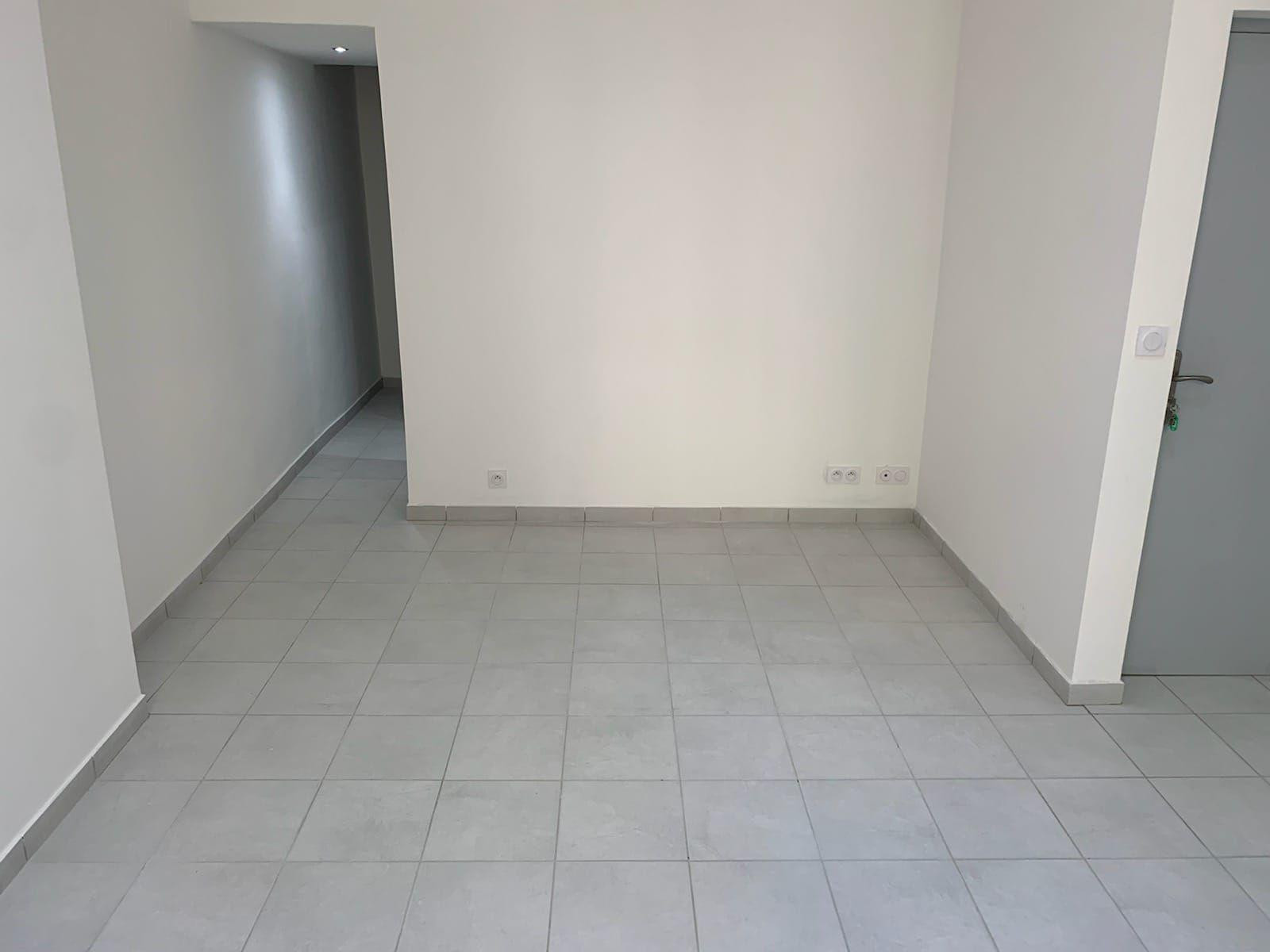 
                                                Location
                                                 Location 3 pièces de 57 m2 à Marseille