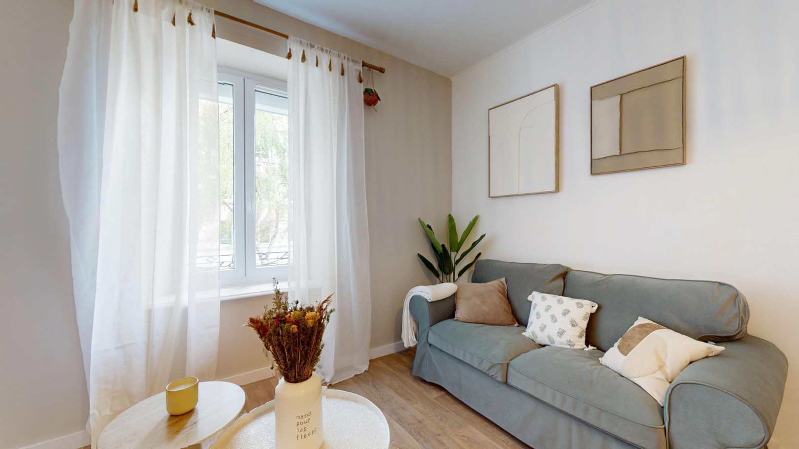 
                                                Location
                                                 Location 30.18m²