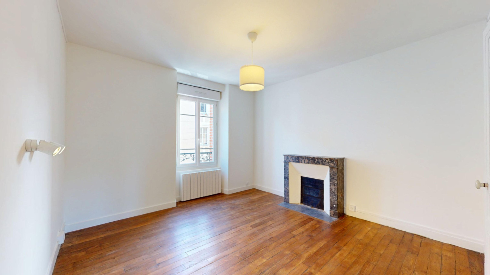 
                                                Location
                                                 Location 30.75m²